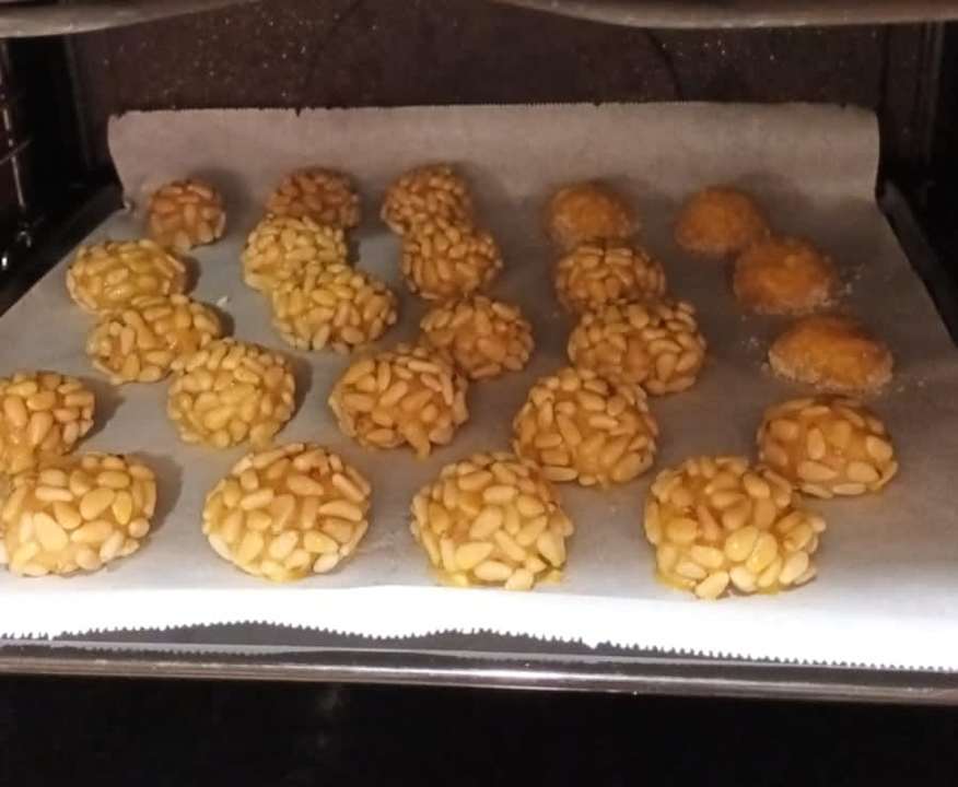 Panellets de NTV y JLMP